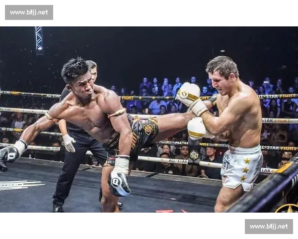 泰拳擂台碰撞中国功夫传统与现代实战的力量较量世界格斗视角下的巅峰对决 泰拳擂台碰撞中国功夫传统与现代实战的力量较量世界格斗视角下的巅峰对决